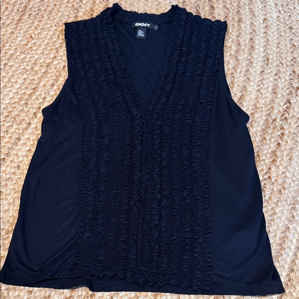 💐DKNY Black Ruffled V-Neck Blouse